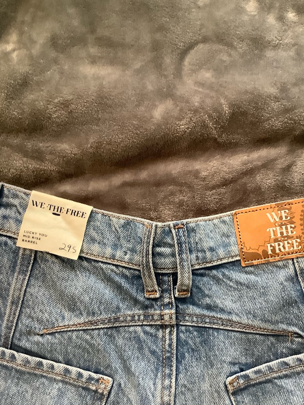 We the Free (NWT) Good Luck Mid Rise Barrel Leg Jeans - Picture 7 of 10